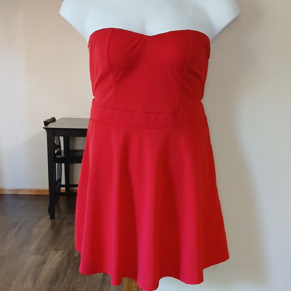 Elegant Strapless Red Dress